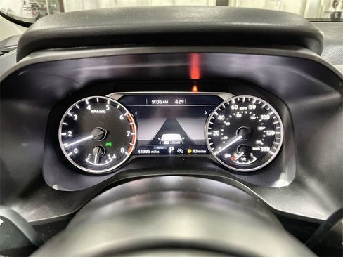 Used 2024 Nissan Rogue SV image 16