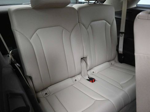Used 2019 Audi Q7 3.0T Premium w/ Convenience Package AWD/4WD image 25