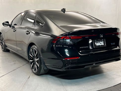 Used 2025 Honda Accord Touring image 3