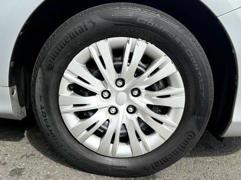 Used 2014 Toyota Camry LE FWD image 42
