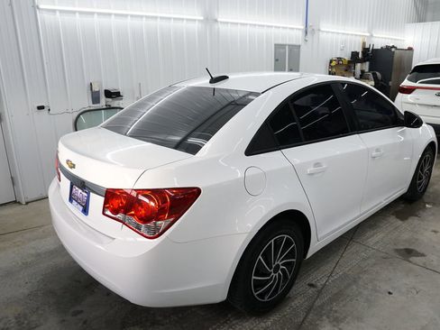 Used 2016 Chevrolet Cruze L image 14