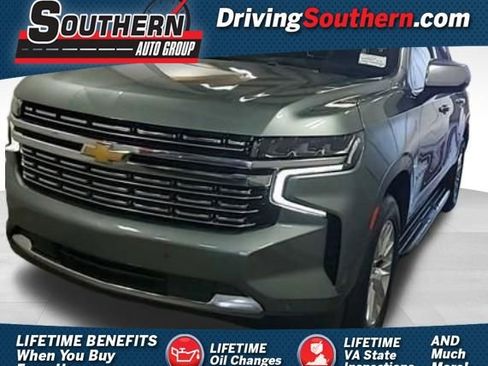 Used 2023 Chevrolet Suburban Premier RWD image 1
