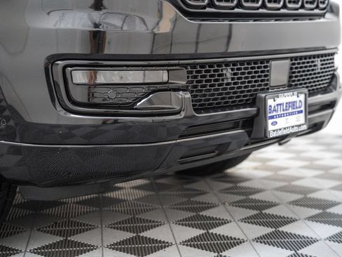 Used 2024 Jeep Wagoneer Series II AWD/4WD image 16