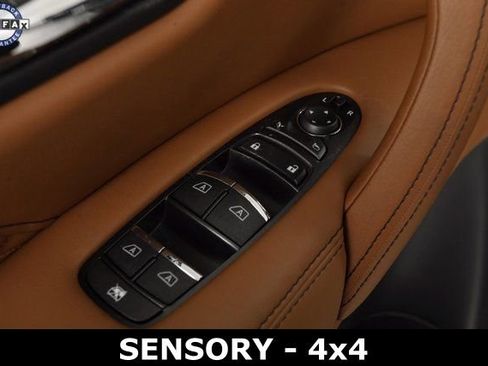 Used 2022 INFINITI QX80 Sensory image 11