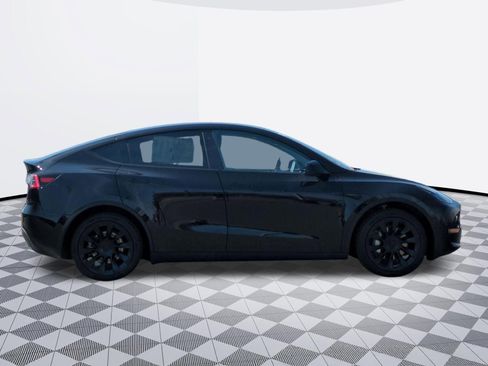 Used 2023 Tesla Model Y Long Range image 8