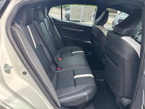Used 2025 Toyota Camry SE FWD image 29