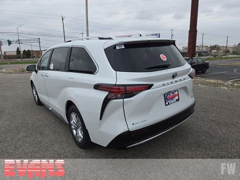 New 2026 Toyota Sienna Limited image 31