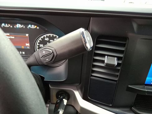 New 2026 Ford F550 4x4 Supercab Super Duty image 7