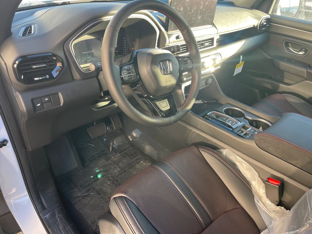 New 2026 Honda Pilot Black Edition image 6