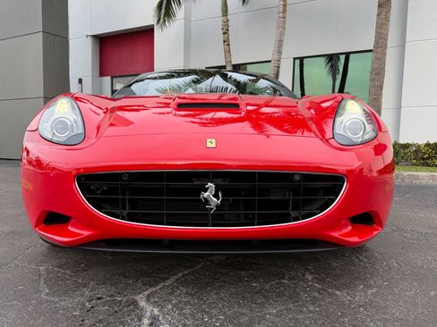 Used 2010 Ferrari California image 6
