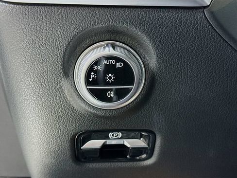 Used 2023 Mercedes-Benz C 300 Sedan image 10
