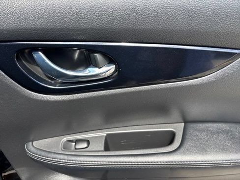 Used 2019 Nissan Rogue Sport SV w/ Technology Package FWD image 55