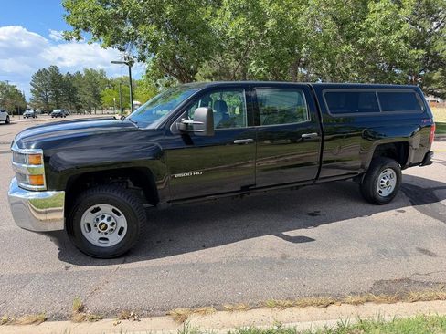 Used 2018 Chevrolet Silverado 2500 W/T AWD/4WD image 3