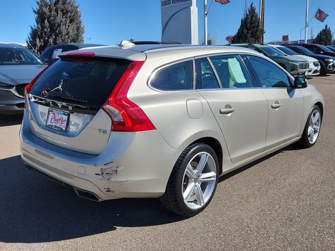 Used 2017 Volvo V60 T5 Premier w/ Convenience Package image 3