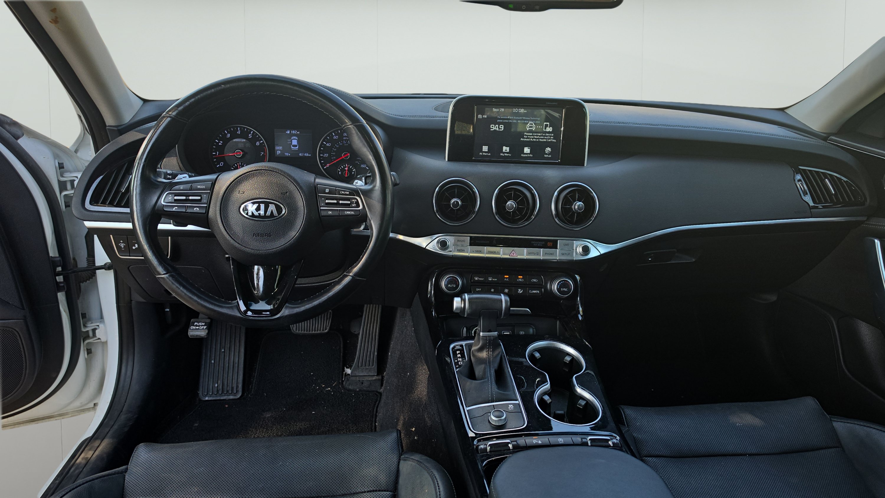 Used 2019 Kia Stinger RWD image 21