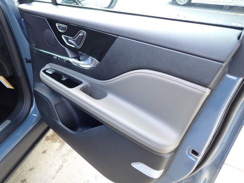 New 2026 Lincoln Corsair Premiere image 13