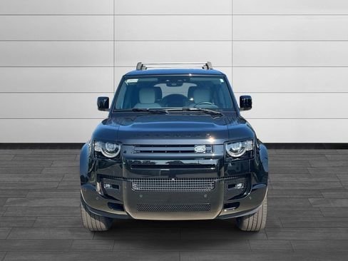 Certified 2025 Land Rover Defender 130 X-Dynamic SE AWD/4WD image 8