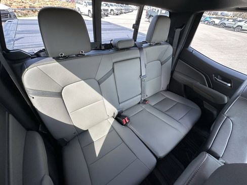 Used 2025 Chevrolet Colorado ZR2 w/ Technology Package image 19