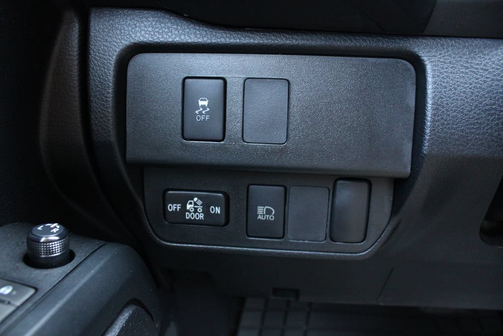 Used 2020 Toyota Tacoma SR AWD/4WD image 8