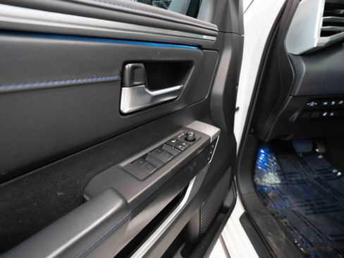 Used 2023 Toyota Tundra Platinum image 7