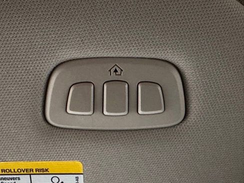 Used 2024 Ford Expedition XLT image 14