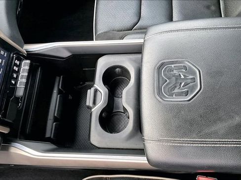 Used 2022 RAM 1500 Laramie AWD/4WD image 18