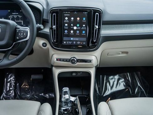 Used 2026 Volvo XC40 B5 Ultra w/ Protection Package Premier image 21