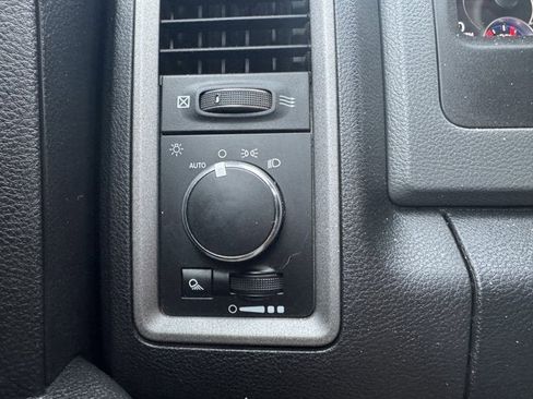 Used 2018 RAM 2500 Tradesman w/ Chrome Appearance Group image 26