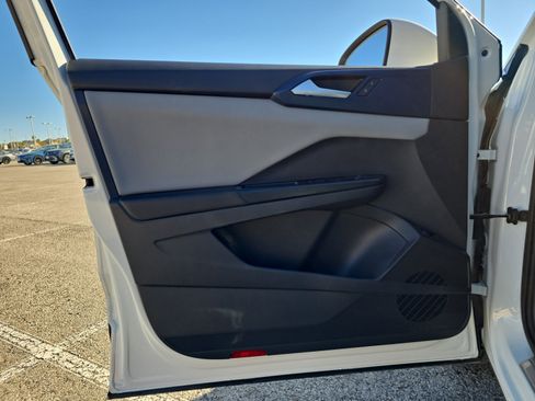 Used 2023 Volkswagen Taos SE image 24