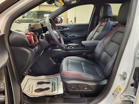 Certified 2025 Chevrolet Equinox RS AWD/4WD image 11