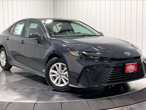 New 2026 Toyota Camry LE image 2
