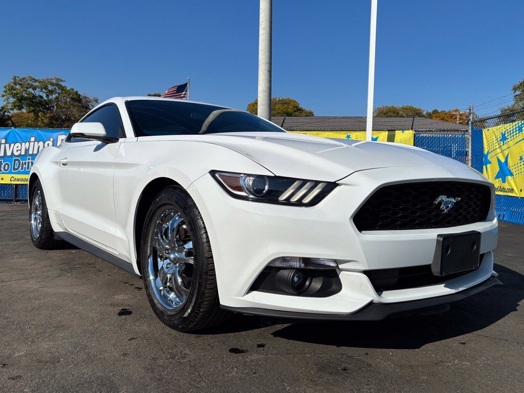 Used 2015 Ford Mustang Premium RWD image 27