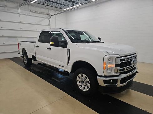 Used 2024 Ford F350 XLT AWD/4WD image 5