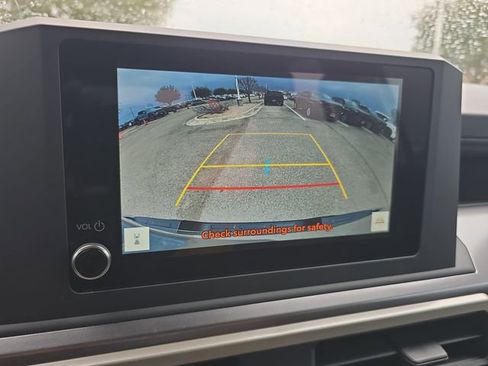 Used 2025 Toyota Tacoma SR5 image 22