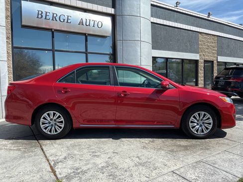 Used 2012 Toyota Camry LE image 6