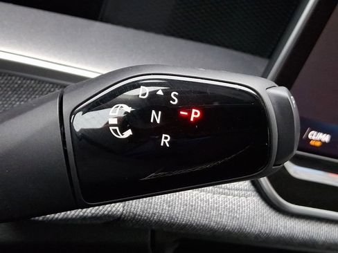 Used 2025 Volkswagen Tiguan S AWD/4WD image 13