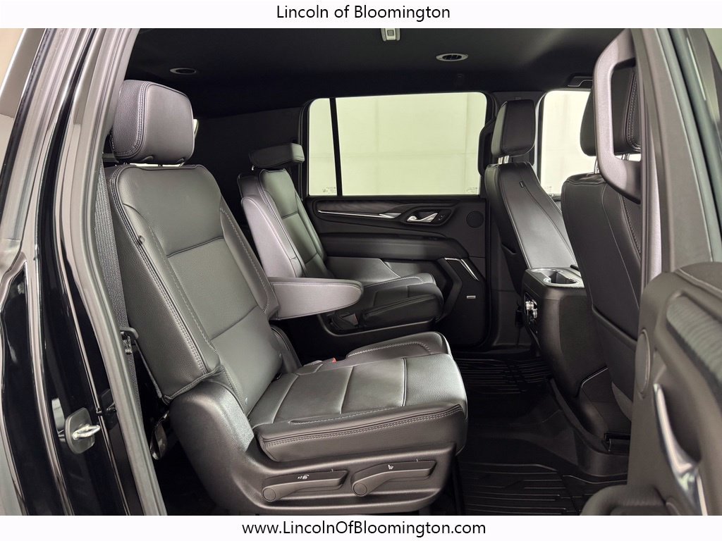 Used 2024 GMC Yukon XL Denali AWD/4WD image 11