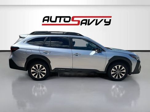 Used 2025 Subaru Outback Limited XT AWD/4WD image 8