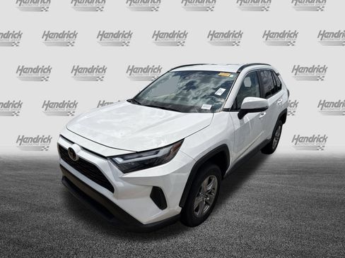 Used 2022 Toyota RAV4 XLE FWD image 5