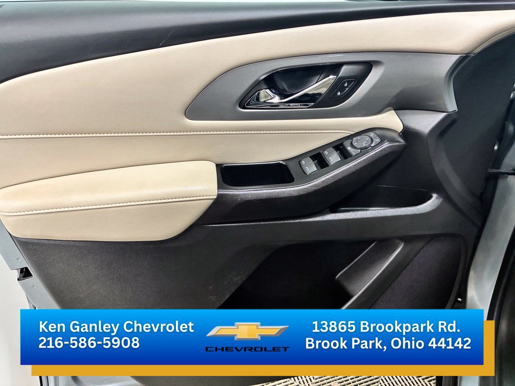 Used 2023 Chevrolet Traverse LS w/ Safety Package FWD image 8