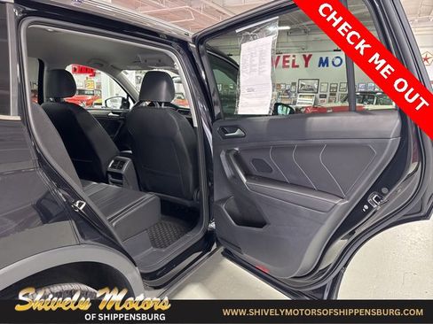 Used 2024 Volkswagen Tiguan SE image 37