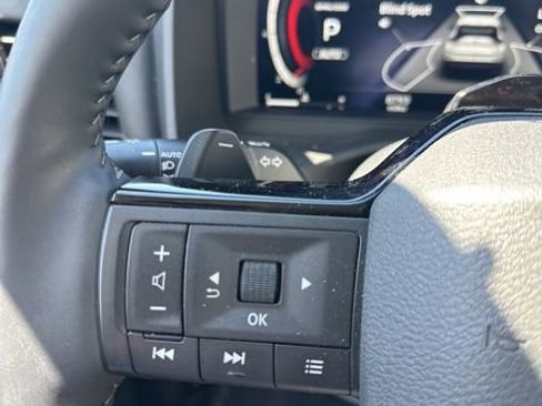 Used 2025 Nissan Rogue SL w/ Tech Package AWD/4WD image 19