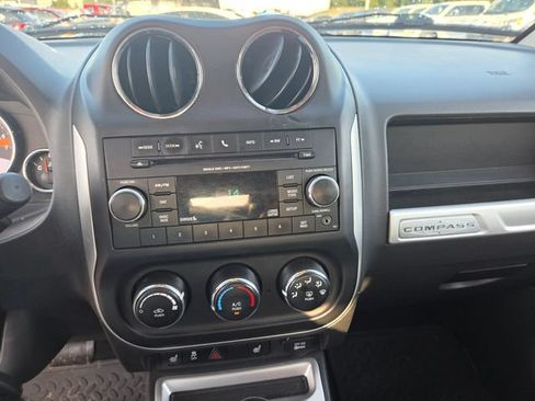 Used 2014 Jeep Compass Latitude AWD/4WD image 7