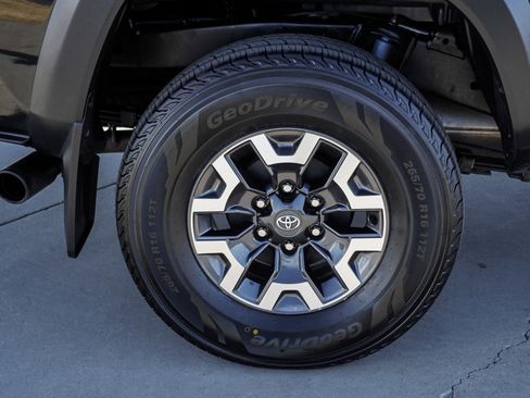 Certified 2023 Toyota Tacoma TRD Off-Road w/ Technology Package image 11