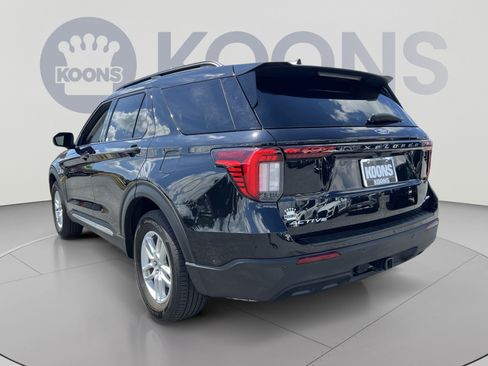 Used 2025 Ford Explorer Active AWD/4WD image 4