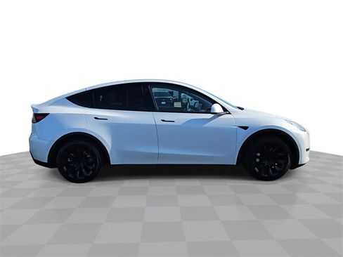 Used 2021 Tesla Model Y 2WD image 9