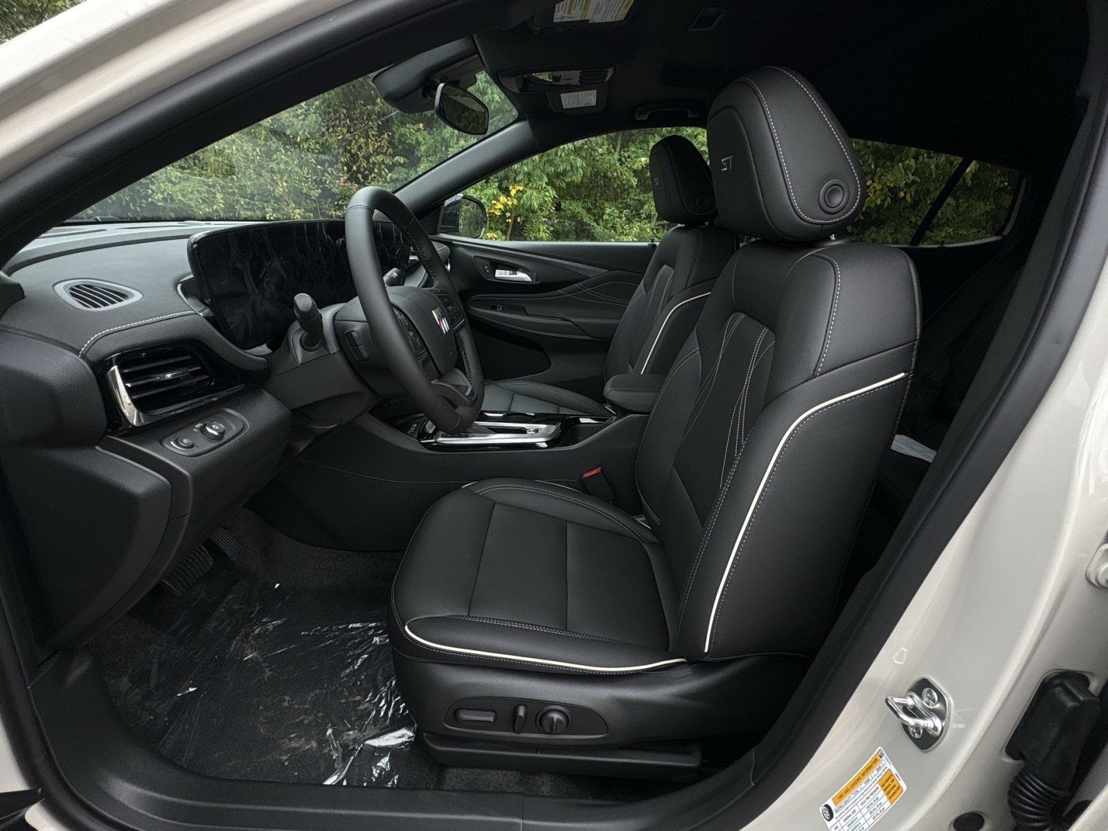 New 2026 Buick Envista Sport Touring w/ Studio Series FWD image 13