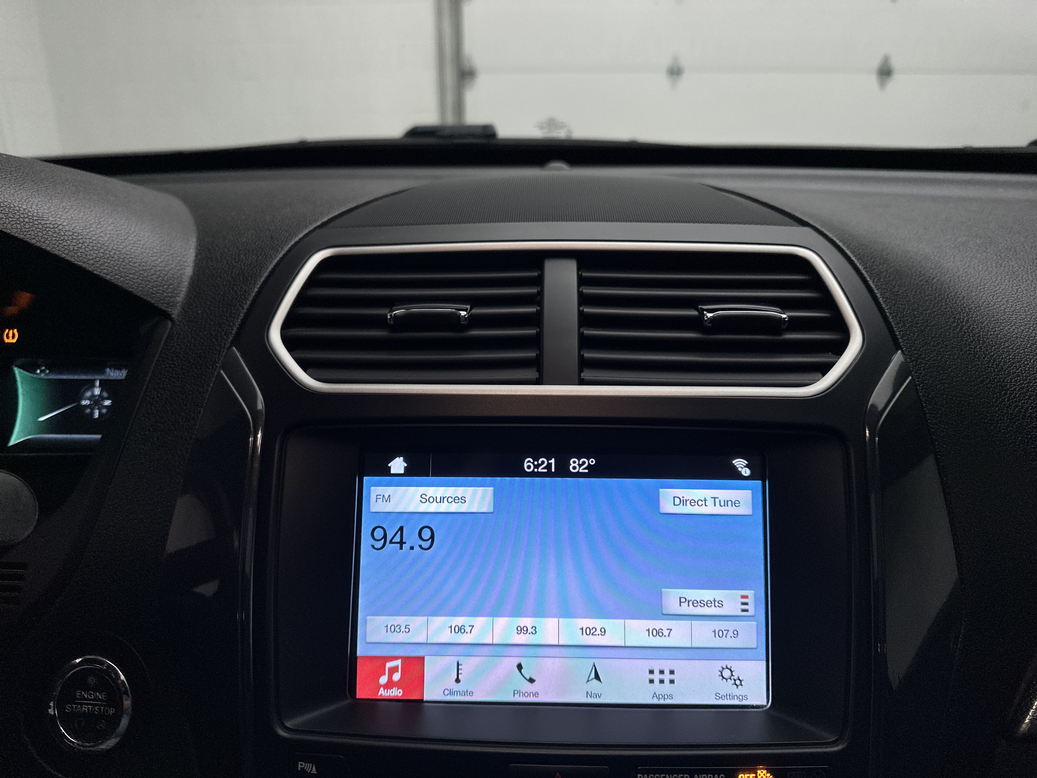 Used 2018 Ford Explorer XLT w/ Equipment Group 202A AWD/4WD image 36