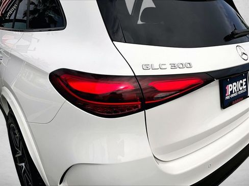 Used 2024 Mercedes-Benz GLC 300 4MATIC image 29