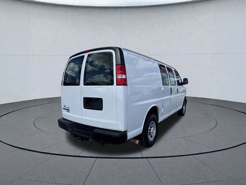 Used 2014 Chevrolet Express 2500 image 4